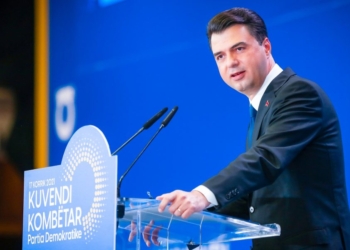 Lulzim Basha jep dorëheqjen nga kryetar i Partisë Demokratike