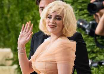 Billie Eilish e emocionuar dhe e lumtur për pjesëmarrjen në ceremoninë “Oscar”