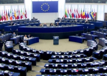 Parlamenti Evropian voton pro pranimit të Ukrainës si vend kandidat për anëtarësim në BE