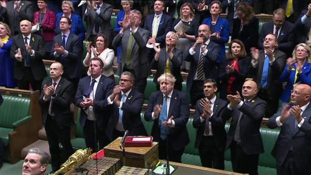 Ambasadori ukrainas pritet me duartrokitje në parlamentin britanik