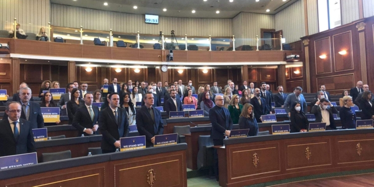 Deputetët e Kosovës solidarizohen me Ukrainën “Qëndrojmë me ju”