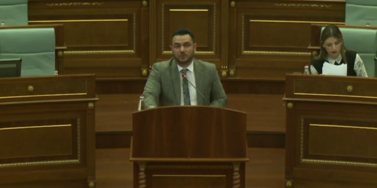 Galushi për martesën mes gjinisë së njëjtë: Kundër vlerave dhe traditave familjare