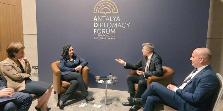 Kyuchyuk: Është koha e fundit që BE-ja të heqë vizat për Kosovën