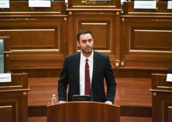 Konjufca të premten takohet me Talat Xhaferin