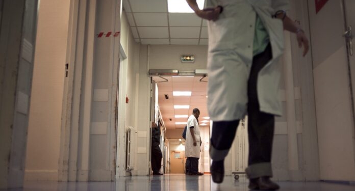 Arrestohet një i dyshuar në Rahovec, fyu dhe kanosi një infermiere në QKMF