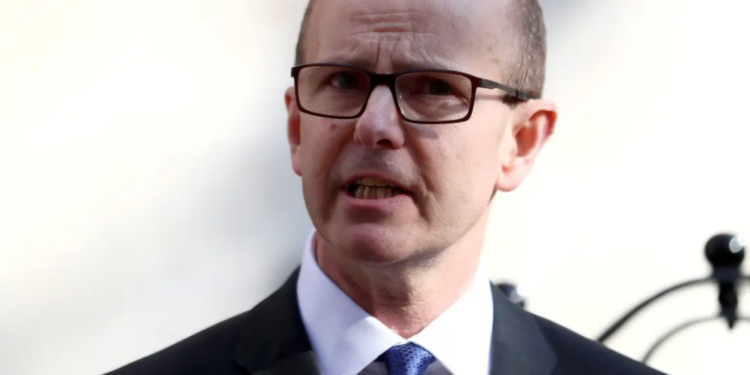 Shefi i spiunazhit të Mbretërisë së Bashkuar paralajmëron Kinën për aleancën ruse