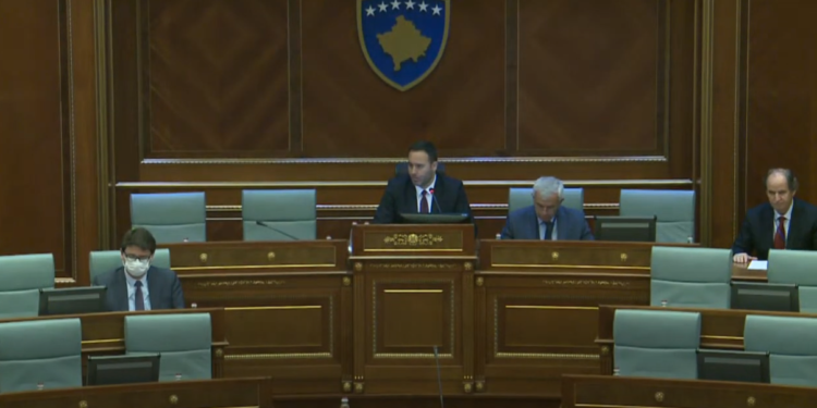 Shakatë që përfunduan me nervozizëm në Kuvend