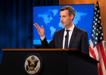 Zyrtari amerikan: Vlera e rublës ka rënë  më pak se një cent dhe bursa ruse është mbyllur për pesë ditët e ardhshme