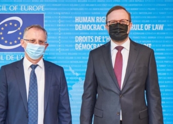 Bislimi takohet me zv.sekretarin e KE-së, diskutojnë për aplikimin e Kosovës në BE