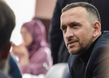 Asamblisti i LVV-së: Mos votoni ligjin për martesën mes gjinisë së njëjtë, dijeni se keni përgjegjësi para Zotit