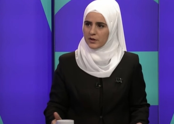 Tujani Klinaku: Në Kosovë nuk ka ligj që e ndalon mbulesën në institucione