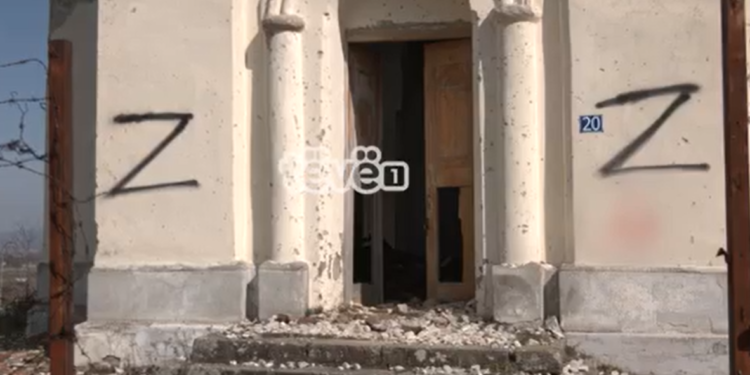 Grafite me simbolin rus “Z” në Kishën e Shtimes