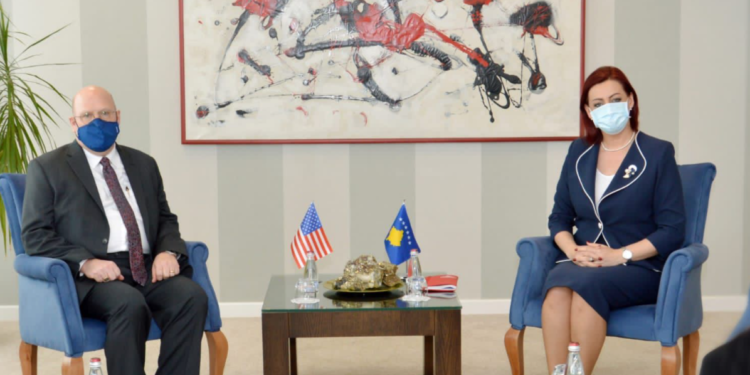 Hovenier: Diversiteti multietnik i Kosovës është ndër pikat e saj më të forta