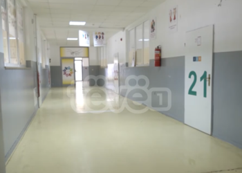 Prindërit të shqetësuar me dhunën në shkolla, ekspertët i vënë fajin institucioneve