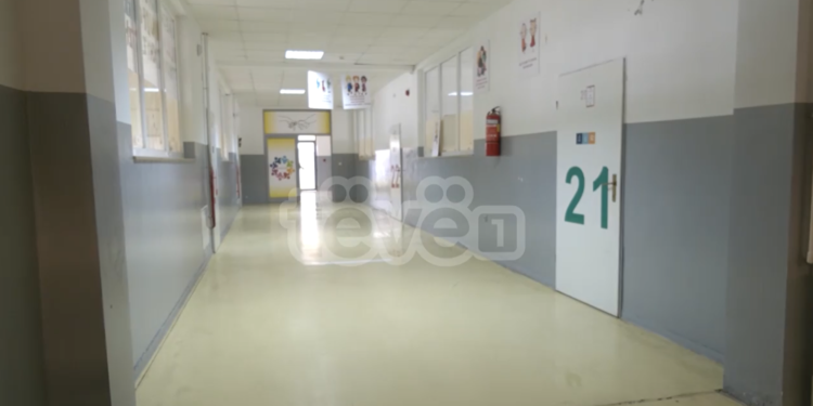 Prindërit të shqetësuar me dhunën në shkolla, ekspertët i vënë fajin institucioneve