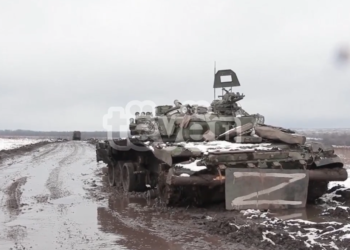 Simbole të ushtrisë ruse vendosen në veri të Mitrovicës