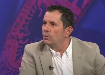 Gashi: Refuzimi i vizitës së Haxhiut nga Thaçi e Veseli është i dëmshëm