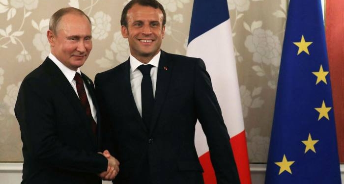 Putin – Macronit: Demilitarizimi i Ukrainës do të arrihet