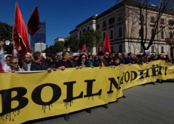 Protesta e tetë kundër rritjes së çmimeve në Shqipëri
