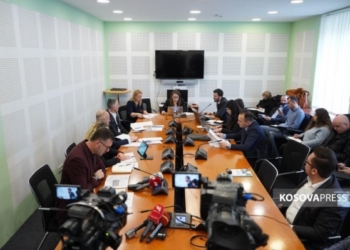 AAK bojkoton mbledhjen, kërkon të raportoj ministri Aliu, jo zëvendësi i tij