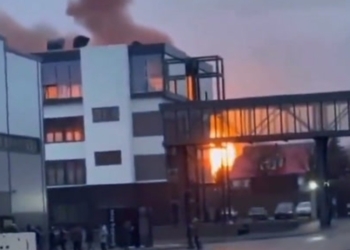 Sulmohet aeroporti në Ivano-Frankivsk të Ukrainës