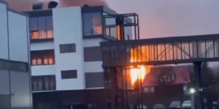 Sulmohet aeroporti në Ivano-Frankivsk të Ukrainës