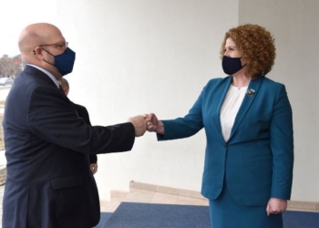 Hovenier: Do të ndihmojmë Kosovën në hapjen e vendeve të reja të punës