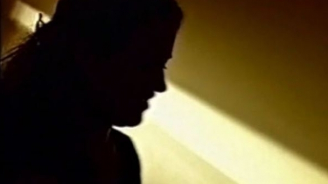 Gruaja bashk me foshnjën e saj mbahej mbyllur në shtëpi, reagon policia