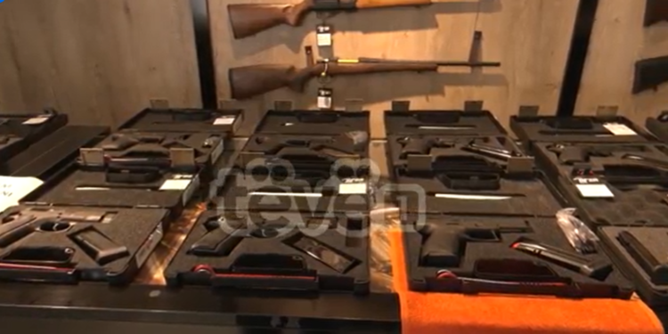 Lufta në Ukrainë, shtohet interesimi i kosovarëve për të blerë armë