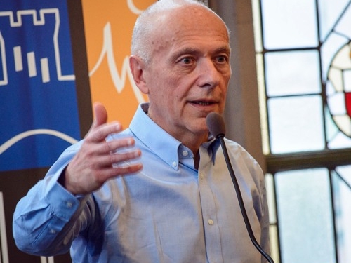 Kozyrev u bënë thirrje diplomatëve rus të japin dorëheqje