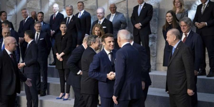 Rusia i kundërpërgjigjet NATO-s: Ju doni që konflikti të vazhdojë