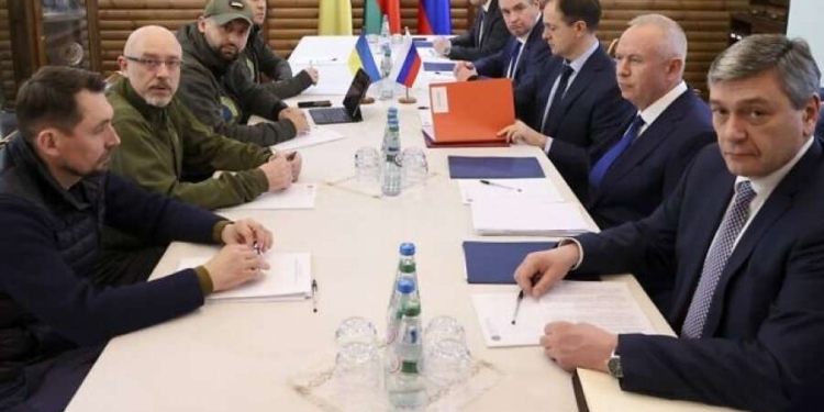 Mbërrin delegacioni ukrainas  në Turqi për bisedime