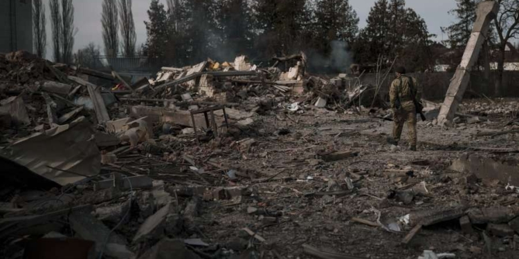 Nëntë persona të vrarë nga sulmet ajrore në Mukolaiv të Ukrainës