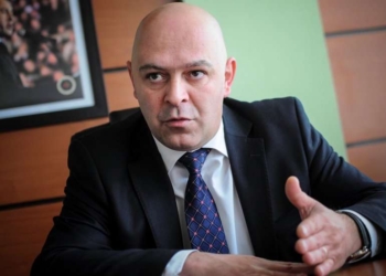 Kërcënohet kryetari i Gjakovës, Ardian Gjini