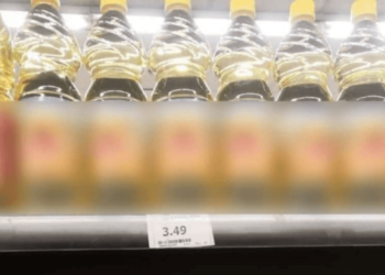 Detyrohet të largojë rreth 3500 litra vaj pa dokumentacion një qendër tregtare në Mitrovicë