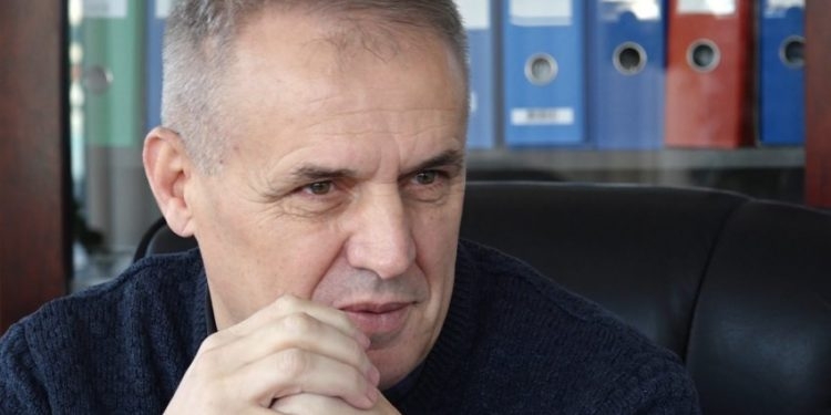 Tri kompani të derivateve të naftës dyshohet se shmangën 600 mijë euro taksa, flet Fadil Berjani