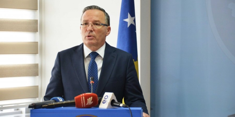 Vdes nëna e Bedri Hamzës