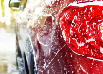 Prizrenasit i vidhet vetura në autolarje