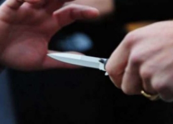Arrestohet babai pasi sulmon vajzën me thikë