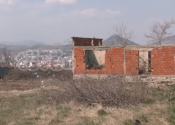 23 vjet nga sulmet serbe në lagjen Bair (VIDEO)