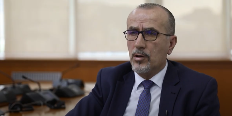 Haxhiu: Nëse do të kishte ligj, pacientët nuk do të maltretoheshin jashtë vendit