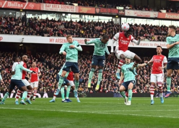 Arsenali fiton edhe ndaj Leicesterit, zbret Manchester United në vendin e pestë