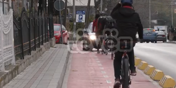Shtigjet nuk ofrojnë siguri për çiklistët në kryeqytet