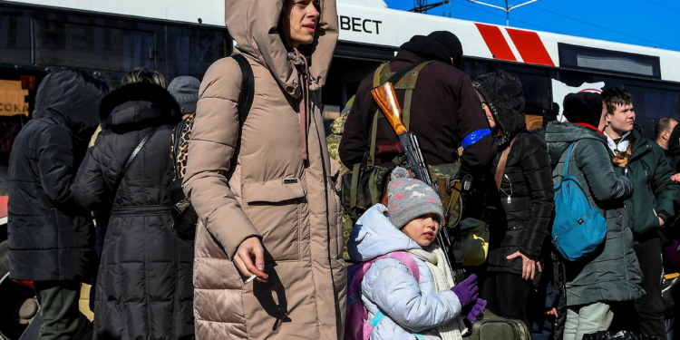 Më shumë se 6 mijë njerëz u evakuuan sot nga Ukraina përmes korridoreve humanitare