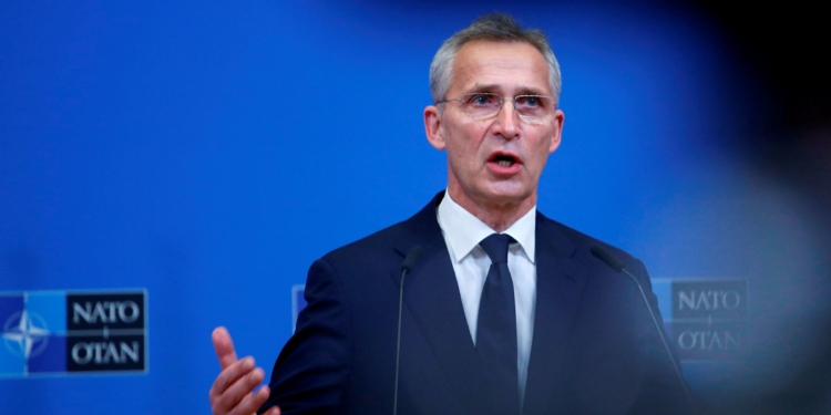 Stoltenberg: NATO-ja pritet të rrisë forcat ushtarake në lindje të Ukrainës