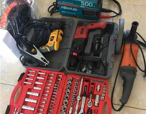 Dy të rinj bien pre e një mashtrimi, paguan për mjetet e punës të cilat nuk i morën