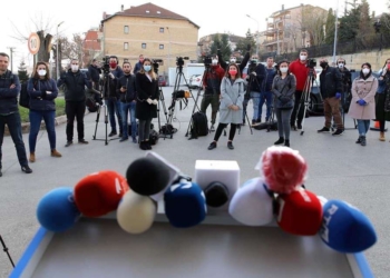 AGK falenderon gazetarët për guximin dhe punën e tyre