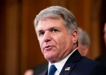 McCaul: Shumë prej anëtarëve ishin në lot nga video e Zelensky