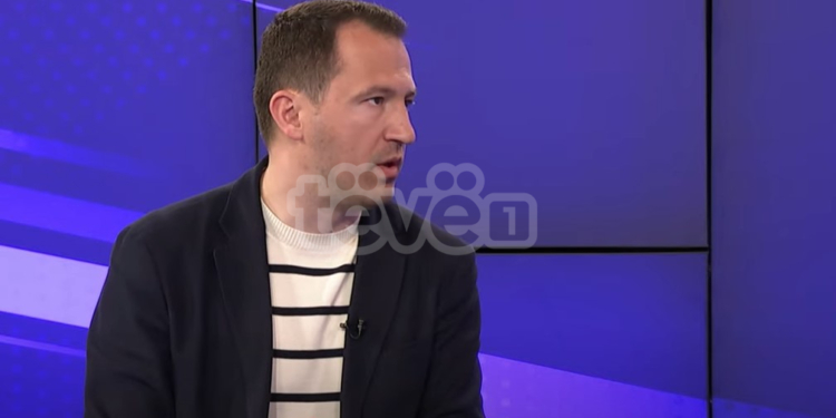 Krasniqi: Po vazhdon përkëdhelja e Serbisë nga ana e BE-së