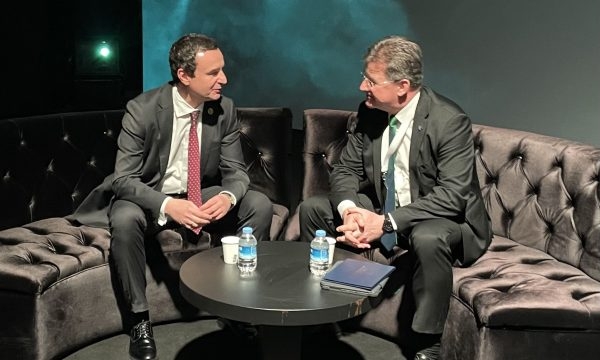 Kurti e Lajçak takohen në Forumin e Diplomacisë në Turqi